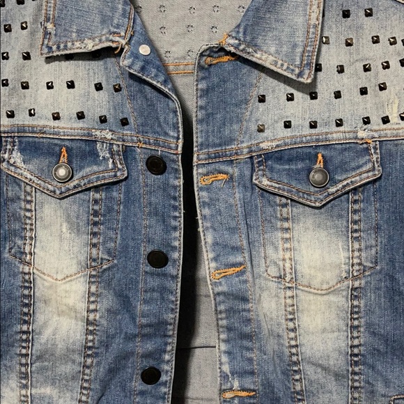 Vest - Picture 3 of 3